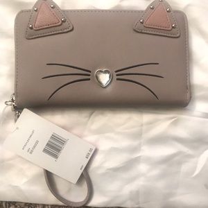 Betsey Johnson Light Gray Cat Wristlet NWT